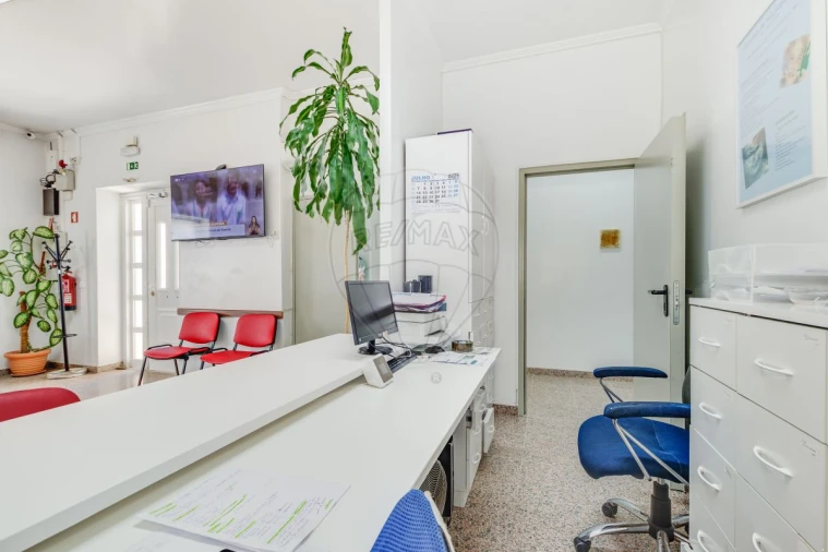 Loja para Venda em Almargem do Bispo, Pêro Pinheiro e Montelavar Foto 8