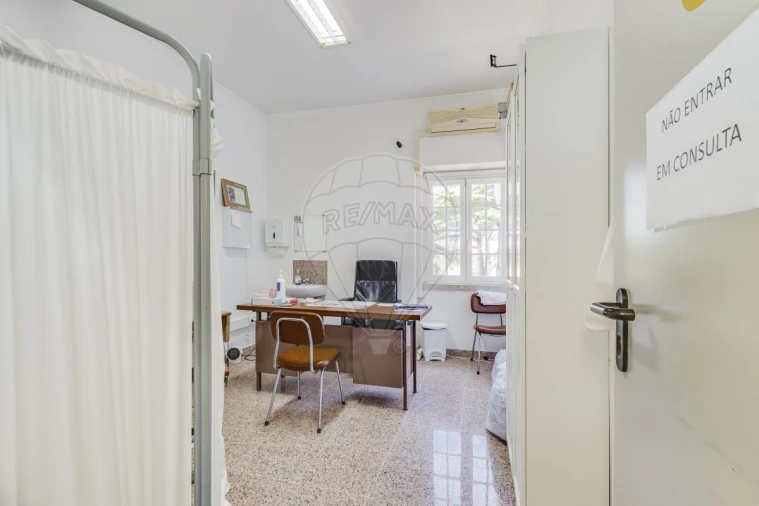 Loja para Venda em Almargem do Bispo, Pêro Pinheiro e Montelavar Foto 15