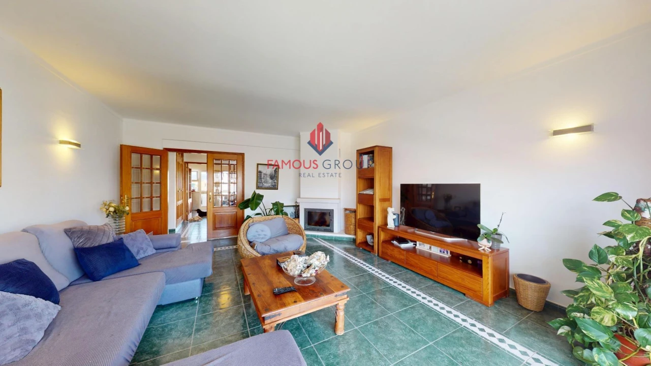 Apartamento T4 para Venda em Portimão Foto 13