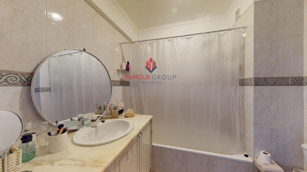 Apartamento T4 para Venda em Portimão Foto 15