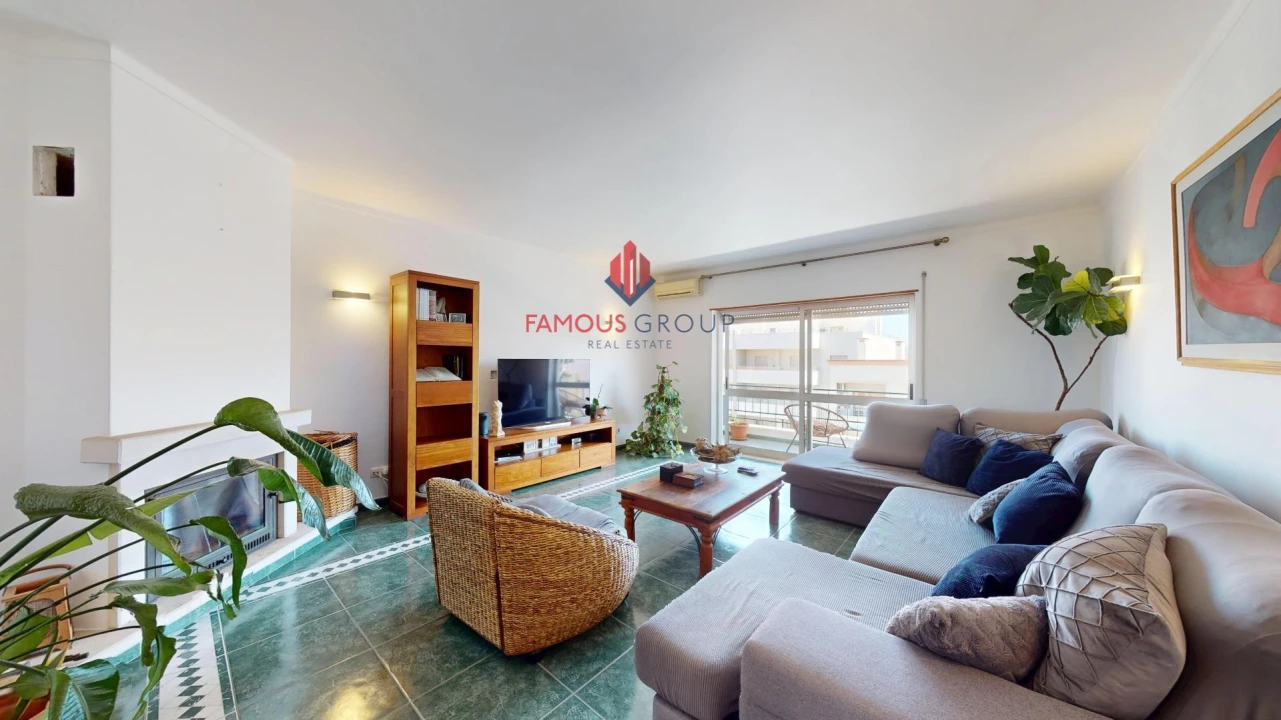 Apartamento T4 para Venda em Portimão Foto 2