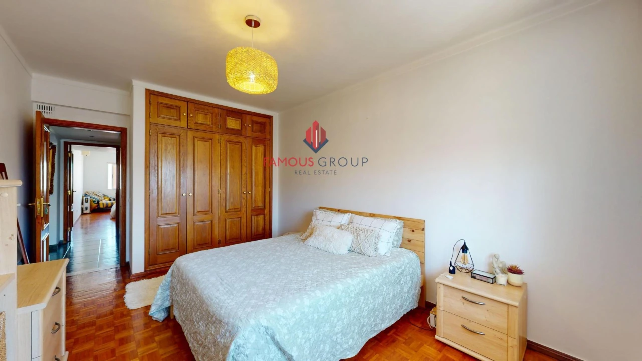 Apartamento T4 para Venda em Portimão Foto 22