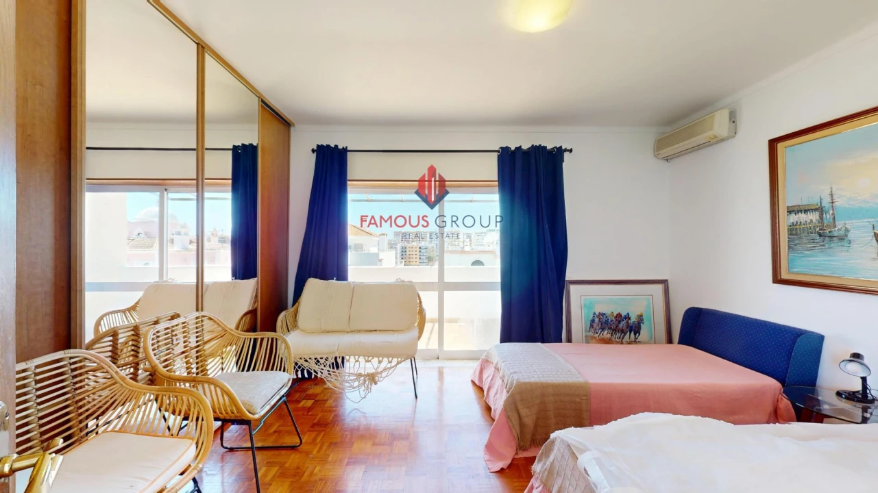 Apartamento T4 para Venda em Portimão Foto 28
