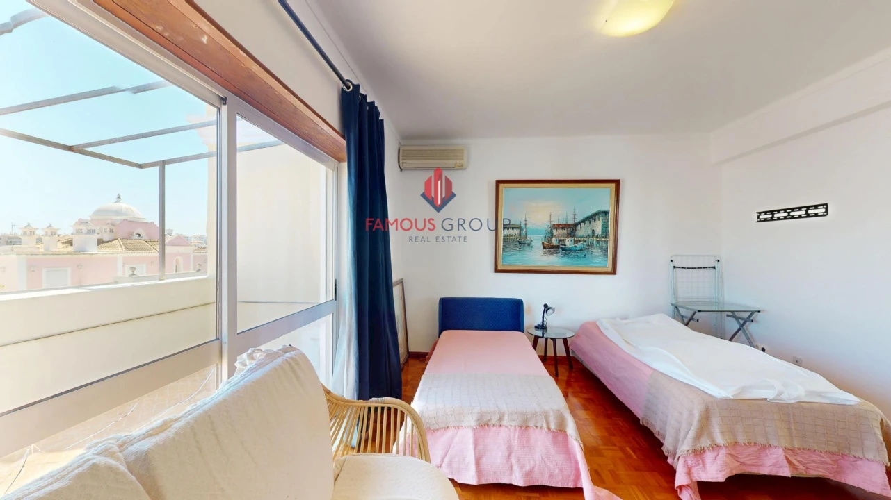 Apartamento T4 para Venda em Portimão Foto 30