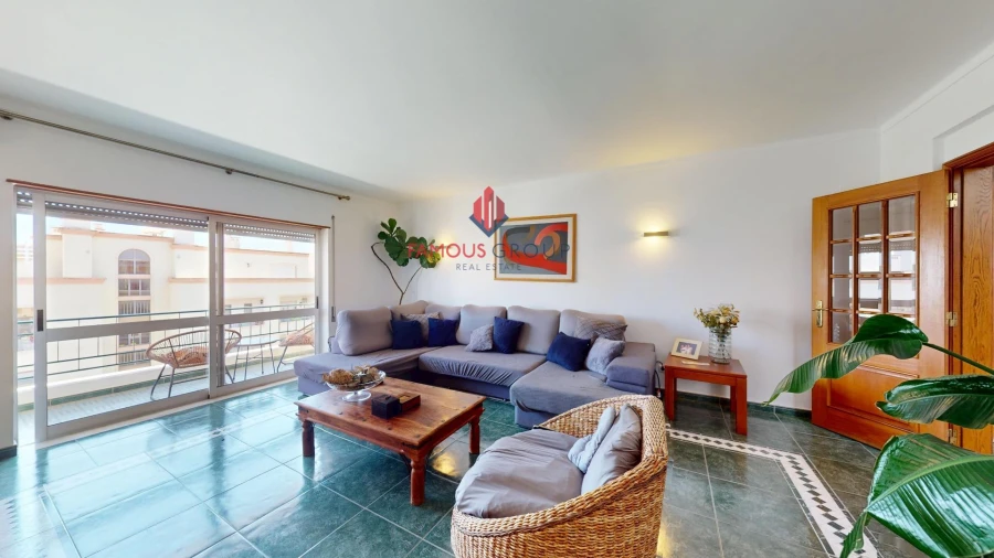 Apartamento T4 para Venda em Portimão Foto 10
