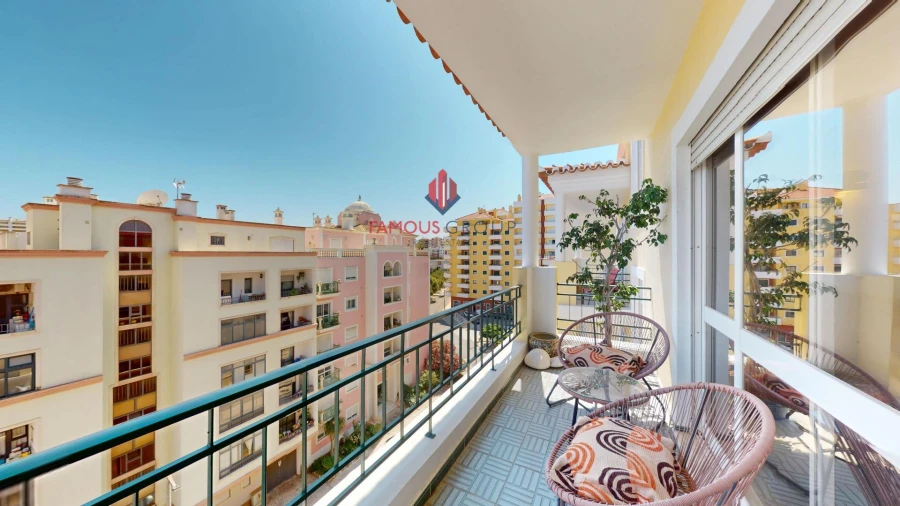 Apartamento T4 para Venda em Portimão Foto 12