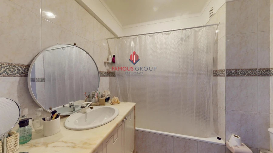Apartamento T4 para Venda em Portimão Foto 15