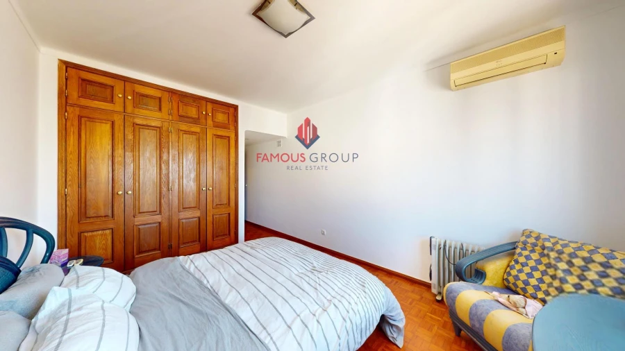 Apartamento T4 para Venda em Portimão Foto 19
