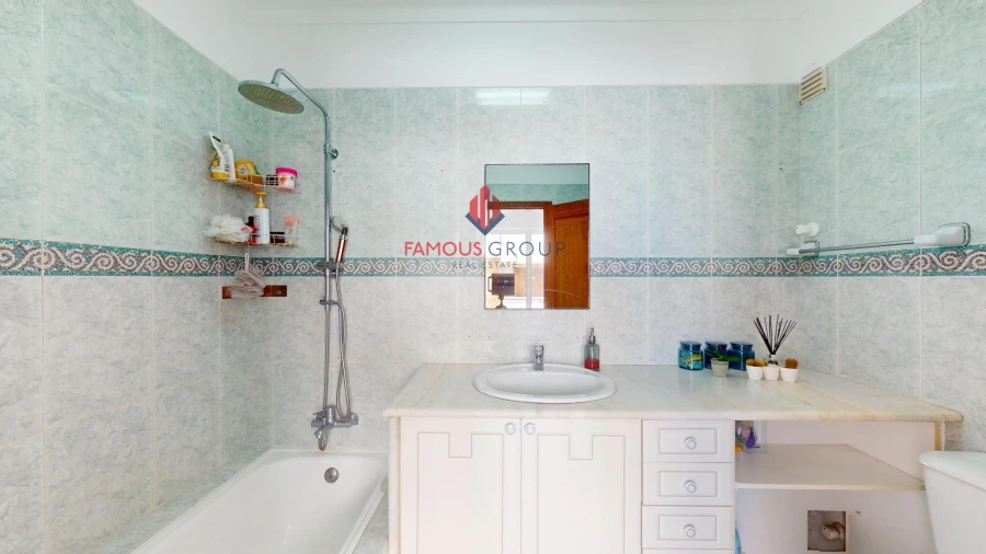Apartamento T4 para Venda em Portimão Foto 26