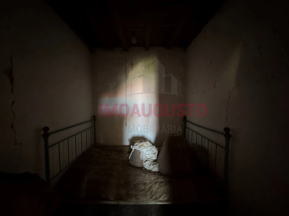 Moradia T4 para Venda em Almeida Foto 3