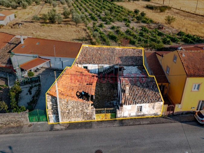 Moradia T4 para Venda em Almeida