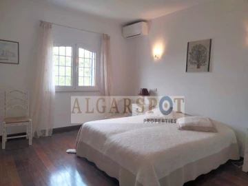 Moradia T5 para Venda em Loule (São Clemente)