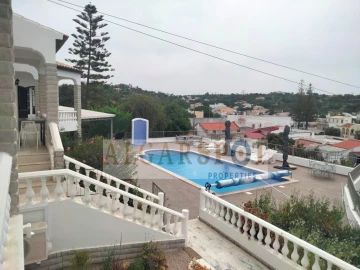 Moradia T5 para Venda em Loule (São Clemente)