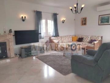 Moradia T5 para Venda em Loule (São Clemente)