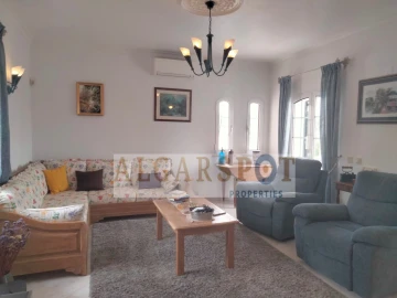 Moradia T5 para Venda em Loule (São Clemente)
