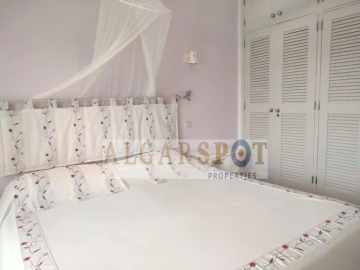 Moradia T5 para Venda em Loule (São Clemente)