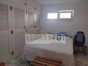 Moradia T5 para Venda em Loule (São Clemente)
