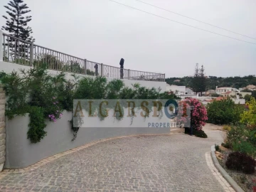 Moradia T5 para Venda em Loule (São Clemente)