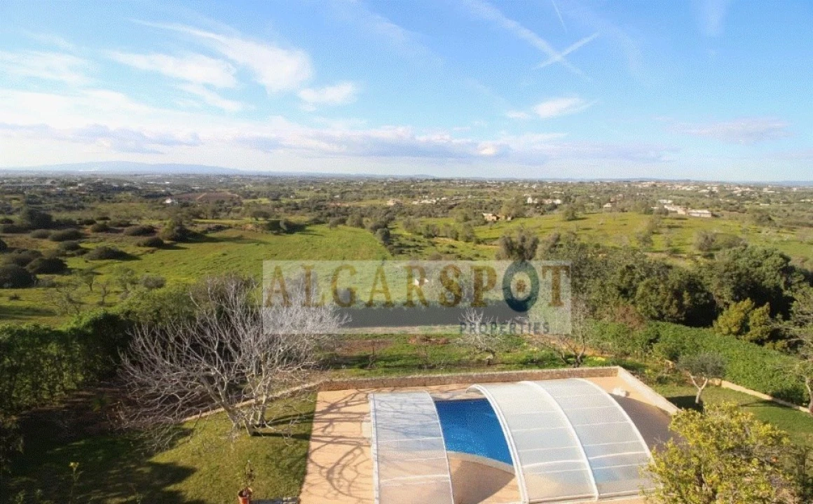 Moradia T4 para Venda em Albufeira e Olhos de Água Foto 4