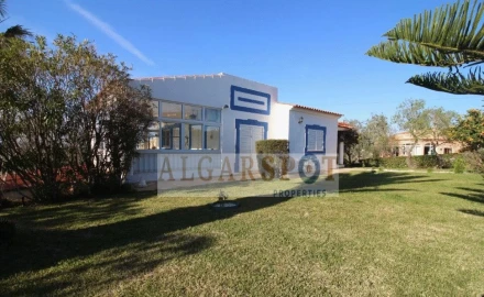 Moradia T4 para Venda em Albufeira e Olhos de Água