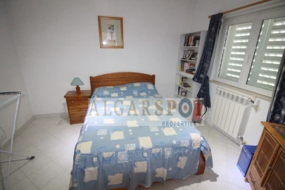 Moradia T4 para Venda em Albufeira e Olhos de Água
