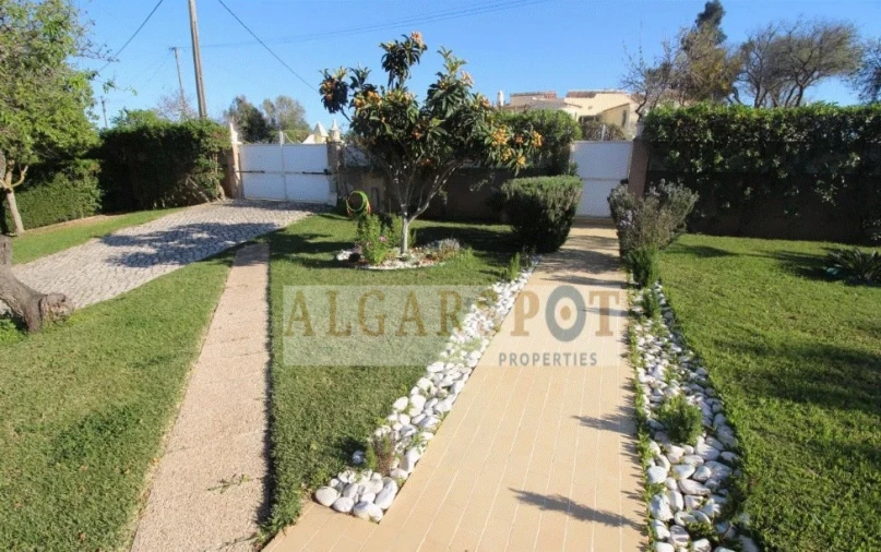 Moradia T4 para Venda em Albufeira e Olhos de Água Foto 8