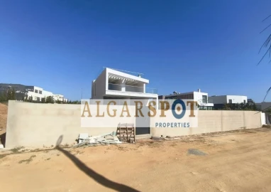 Moradia T4 para Venda em Guia