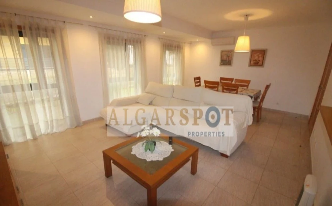 Apartamento T2 para Venda em Armação de Pera Foto 4