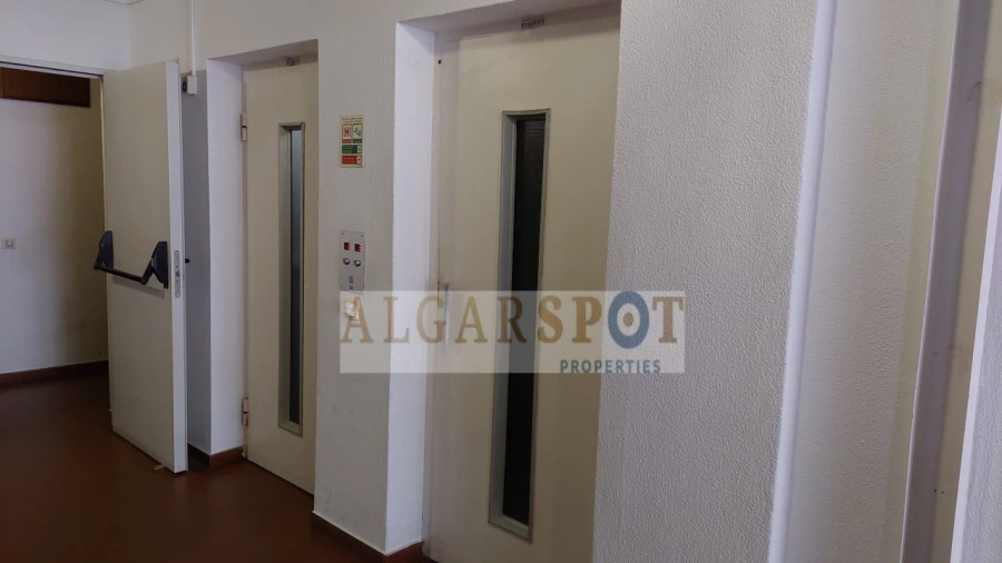 Apartamento T1 para Venda em Portimão Foto 6