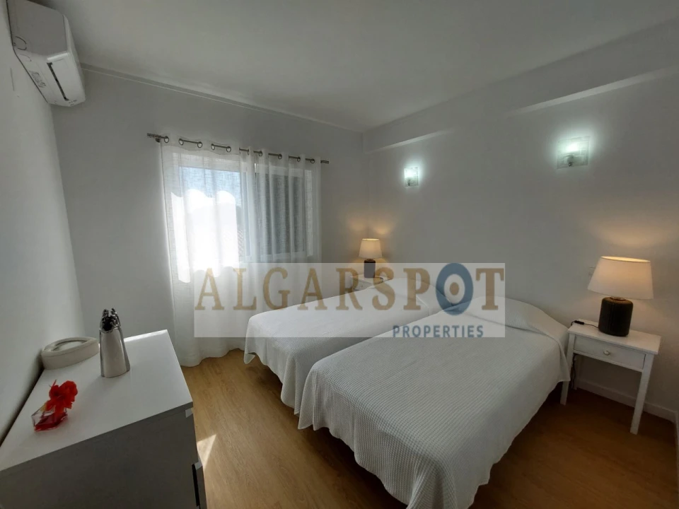 Apartamento T2 para Venda em Quarteira Foto 6