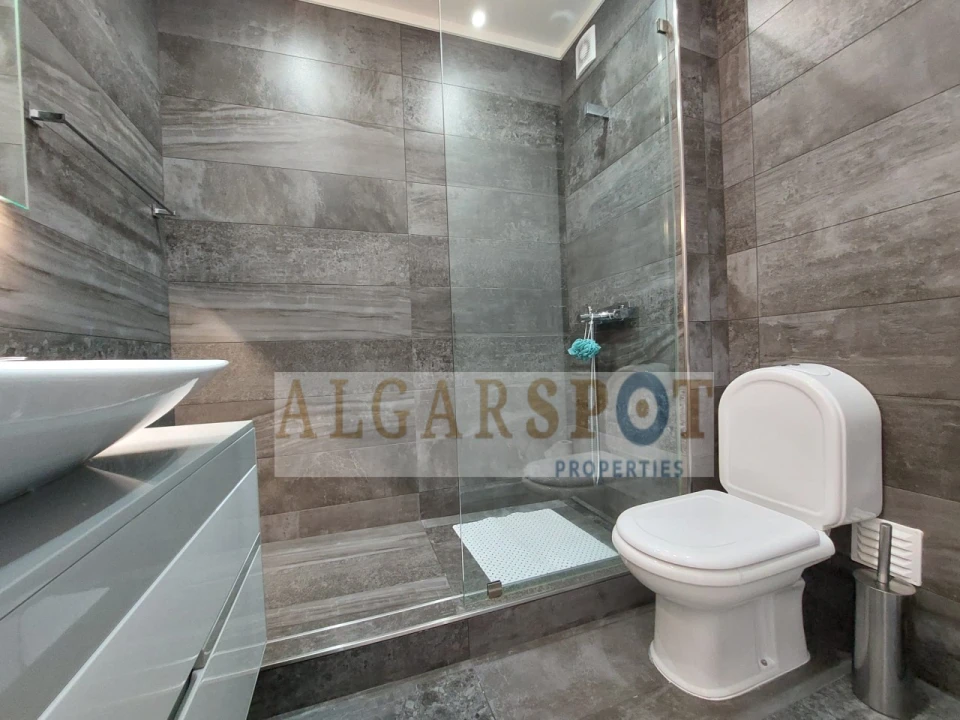 Apartamento T2 para Venda em Quarteira Foto 8