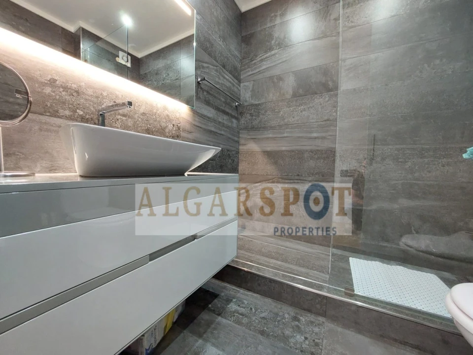 Apartamento T2 para Venda em Quarteira Foto 9