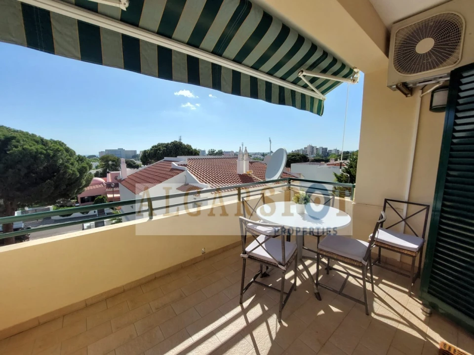 Apartamento T2 para Venda em Quarteira Foto 2