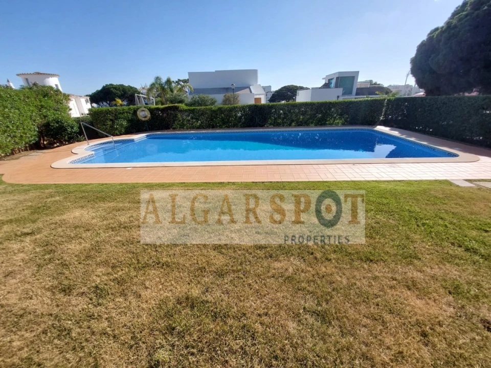 Apartamento T2 para Venda em Quarteira Foto 21