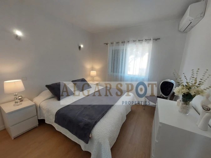 Apartamento T2 para Venda em Quarteira Foto 4