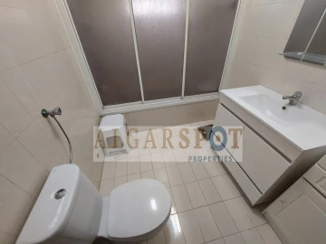 Moradia T6 para Venda em Quarteira