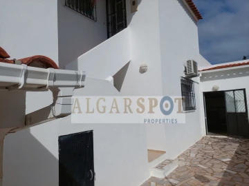 Moradia T6 para Venda em Quarteira