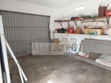 Moradia T6 para Venda em Quarteira