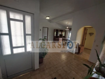 Moradia T6 para Venda em Quarteira