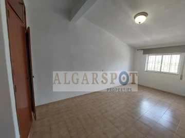 Moradia T6 para Venda em Quarteira