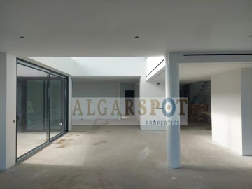 Moradia T4 para Venda em Almancil