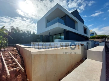 Moradia T4 para Venda em Almancil
