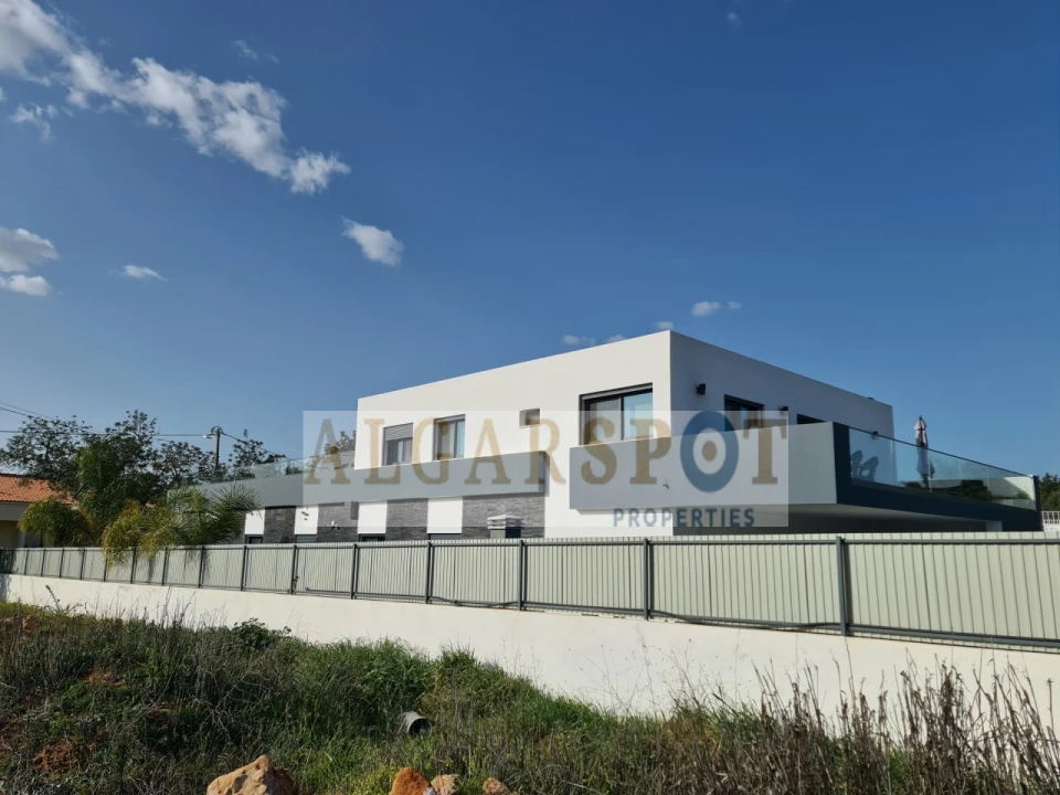 Moradia T5 para Venda em Almancil Foto 10