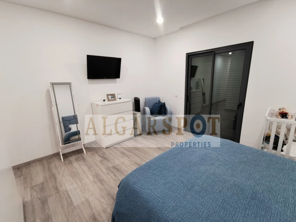 Moradia T5 para Venda em Almancil Foto 17