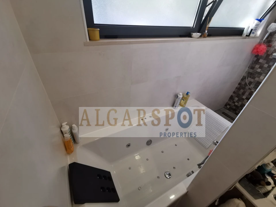 Moradia T5 para Venda em Almancil Foto 18