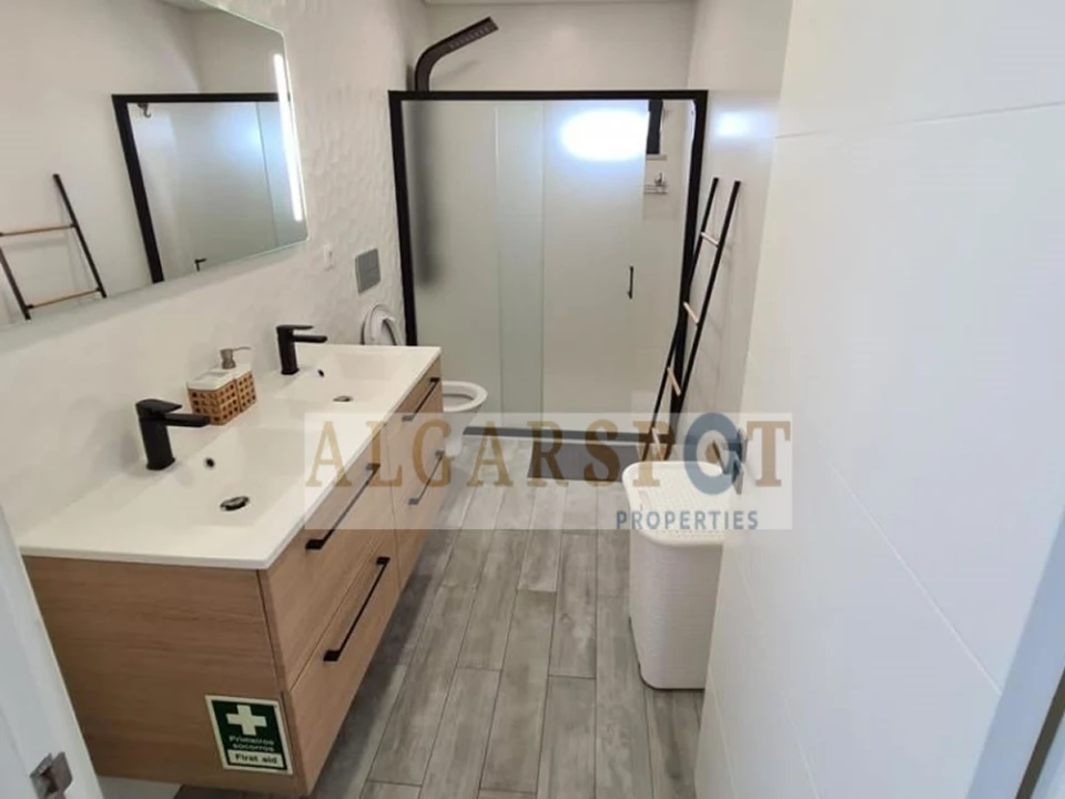 Moradia T5 para Venda em Almancil Foto 41