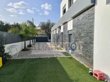 Moradia T5 para Venda em Almancil