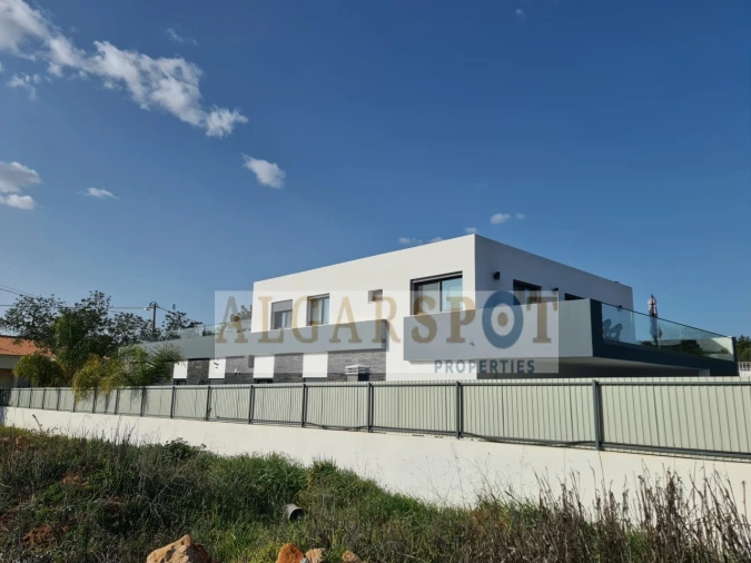 Moradia T5 para Venda em Almancil Foto 10