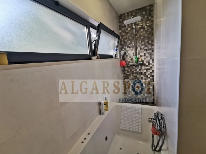 Moradia T5 para Venda em Almancil Foto 20