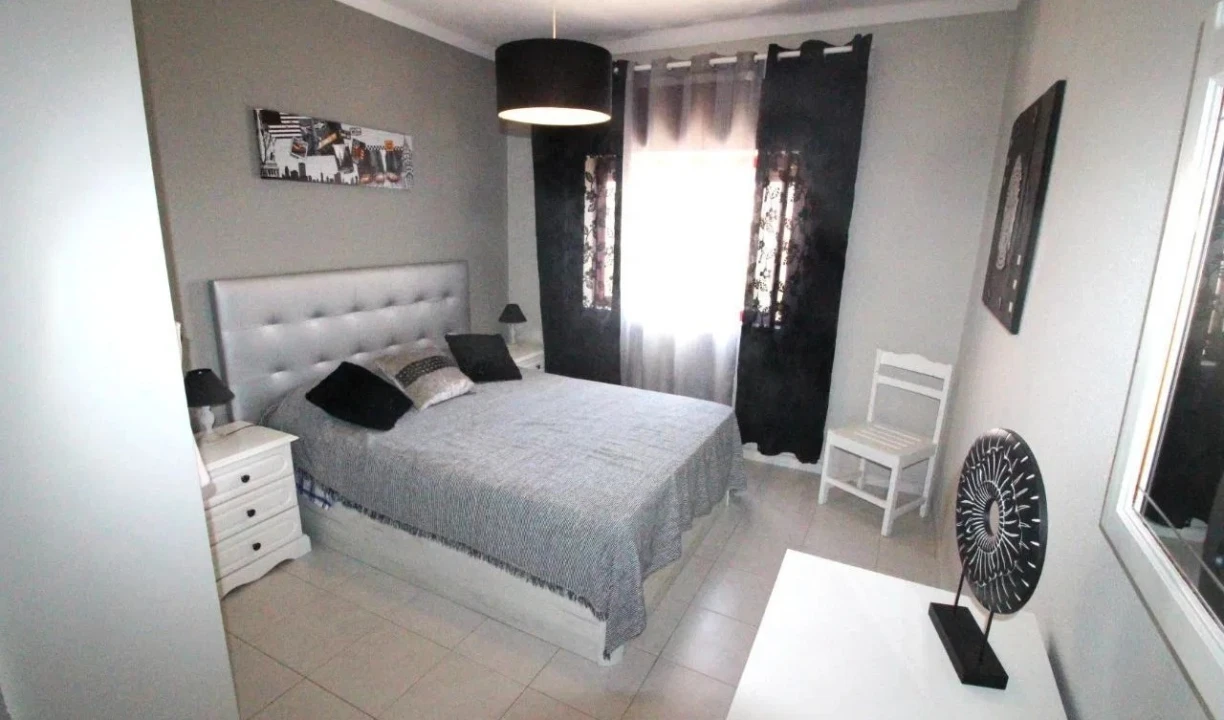 Apartamento T1 para Venda em Armação de Pera Foto 1